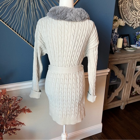 NWT Faux Fur Wrap Cardigan from On Blue - Size Large - Picture 4 of 6